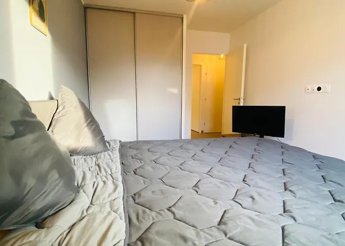 Apartment V0867 - Neuf Climatise Pour 6 Couchages Avec Stationnement Vias